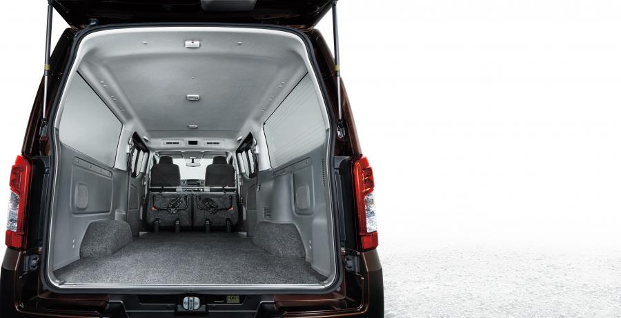 Багажник Nissan NV350 Caravan Premium GX 2017 года  (фото 8 из 10)